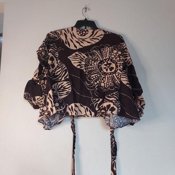 Zara printed linen Blend Wrap Style top - Picture 7 of 7
